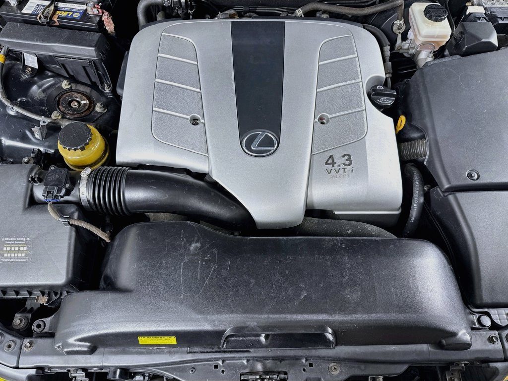 Used 2004 Lexus LS 430 w/ Modern Luxury Pkg RWD image 37