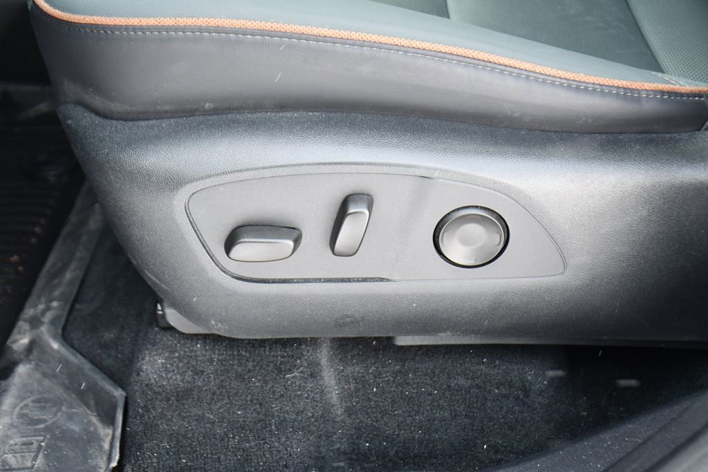 Used 2024 GMC Acadia AT4 w/ Luxury Package image 14