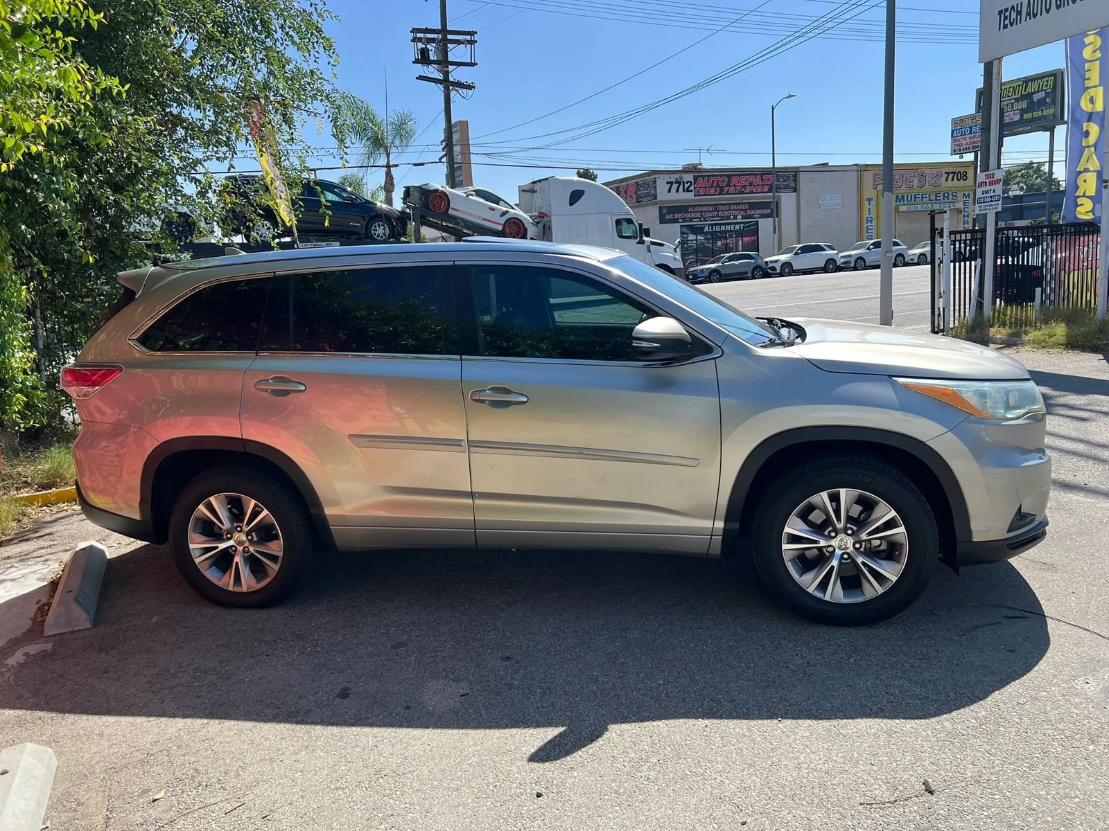 Used 2015 Toyota Highlander XLE FWD image 4