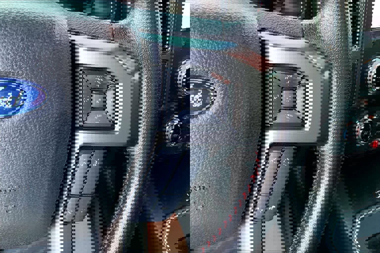 Used 2019 Ford F150 Lariat w/ Equipment Group 502A Luxury AWD/4WD image 24