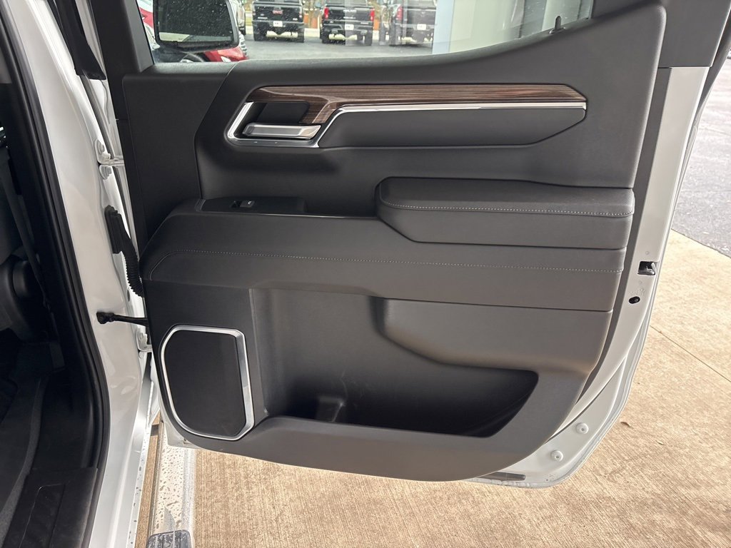 Used 2023 Chevrolet Silverado 1500 LT image 26