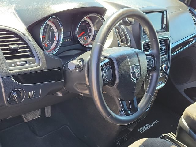 Used 2016 Dodge Grand Caravan SE FWD image 6