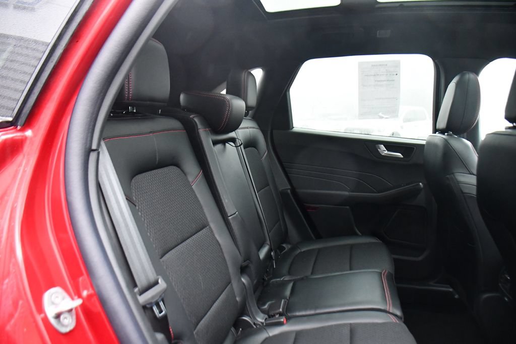 Used 2025 Ford Escape ST-Line w/ Tech Pack #1 AWD/4WD image 18