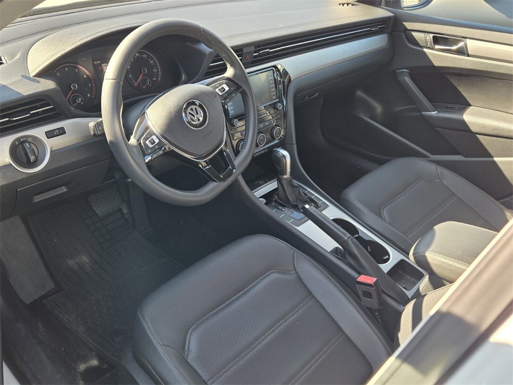 Used 2021 Volkswagen Passat 2.0T SE image 10