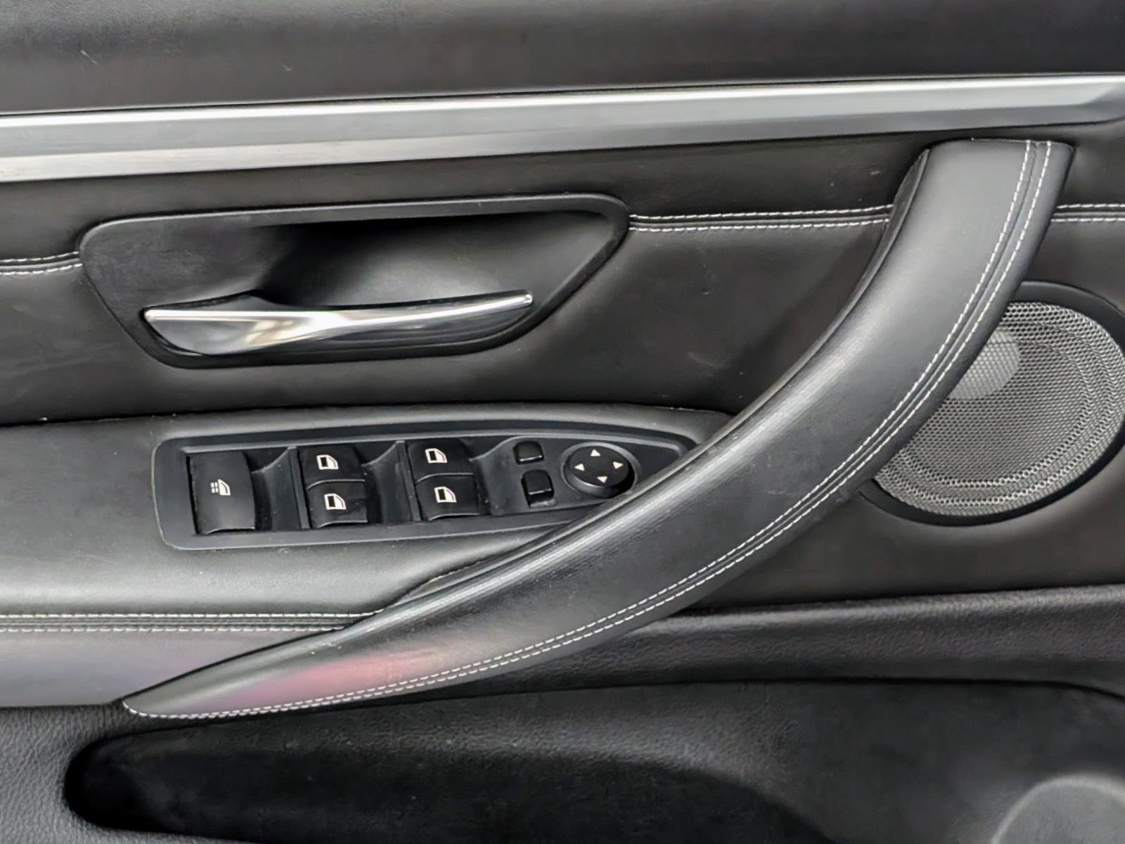 Used 2015 BMW M4 Convertible RWD image 22