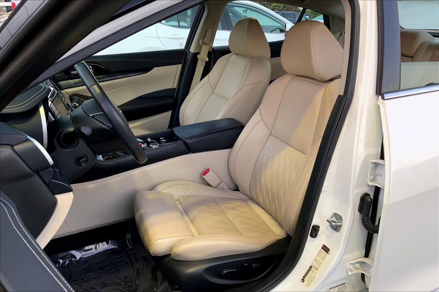 Used 2023 Nissan Maxima Platinum w/ Sport Mat Group FWD image 8