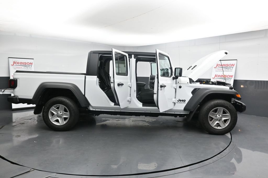Used 2022 Jeep Gladiator Sport image 41