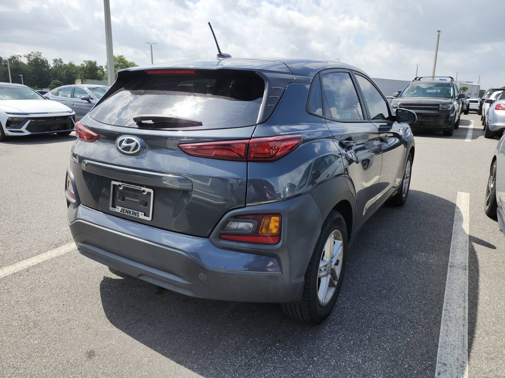 Used 2021 Hyundai Kona SE w/ Cargo Package FWD image 2
