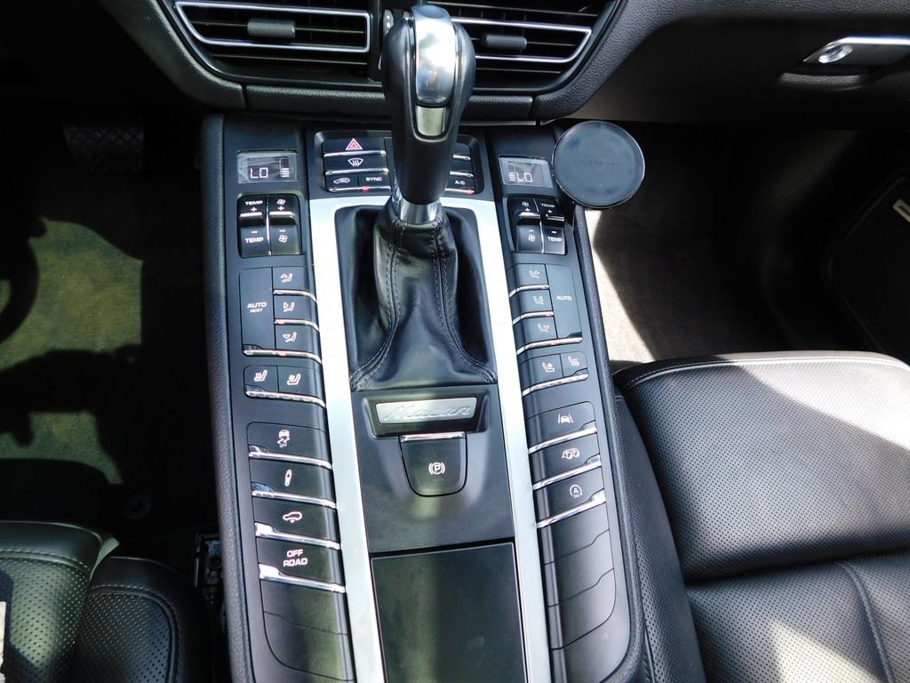 Used 2020 Porsche Macan GTS image 37