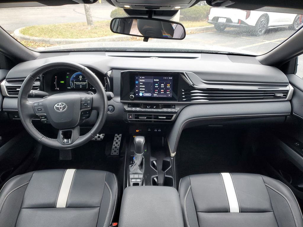Used 2025 Toyota Camry SE image 25