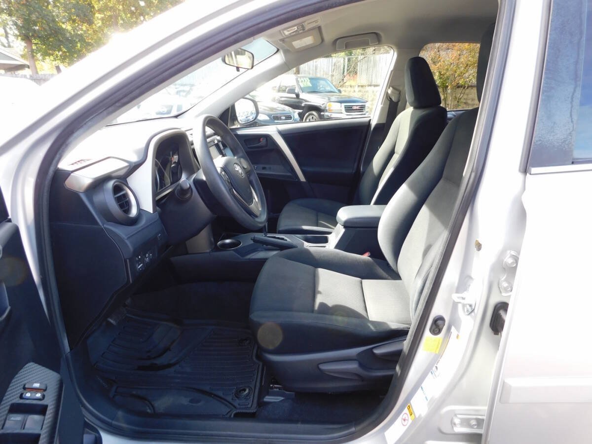 Used 2015 Toyota RAV4 LE AWD/4WD image 7