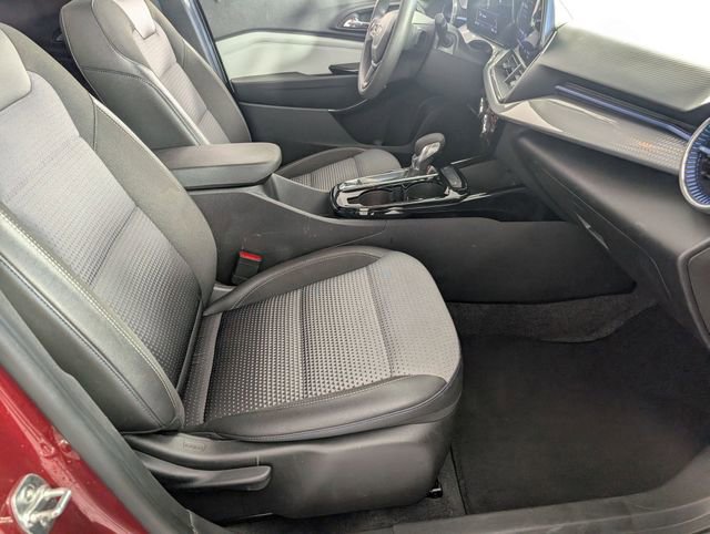 Certified 2025 Chevrolet Trax LT image 30