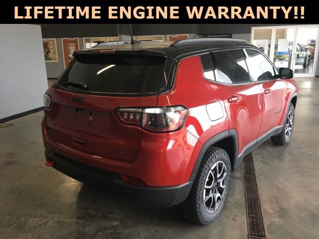 New 2026 Jeep Compass Trailhawk w/ Sun, Sound & Navigation Group image 9