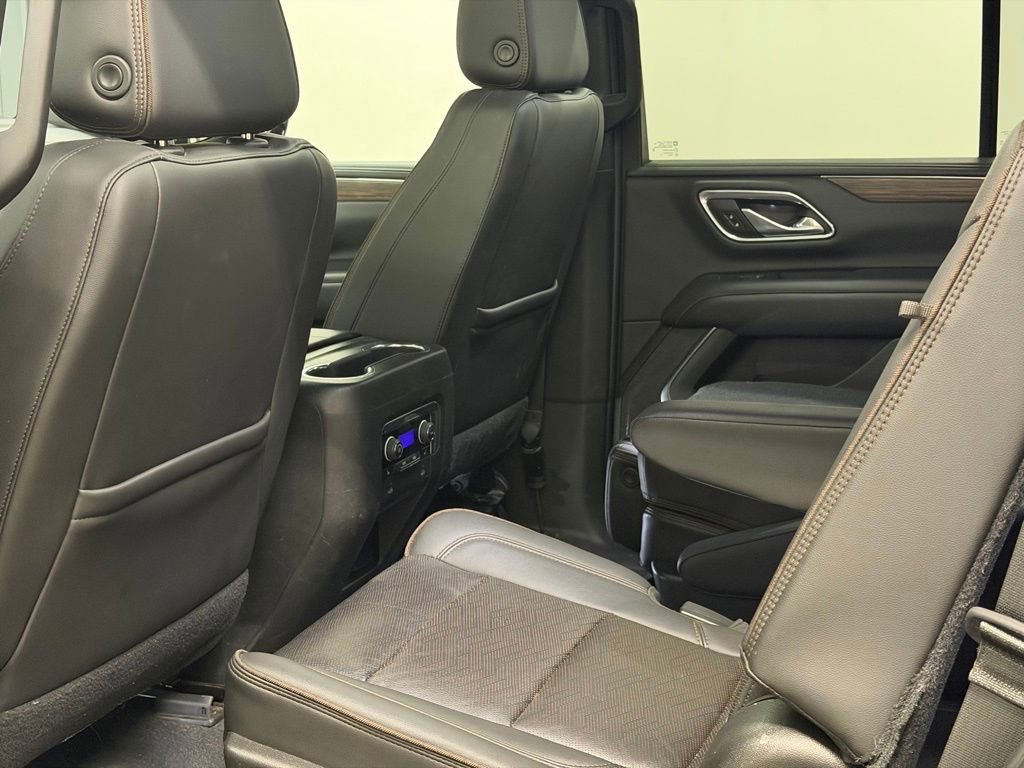 Used 2021 Chevrolet Tahoe High Country w/ Premium Package image 17