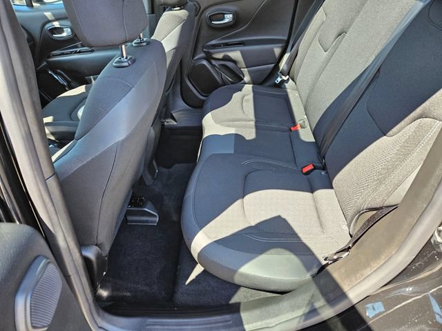 Used 2023 Jeep Renegade Altitude w/ Sun/Sound Group AWD/4WD image 13