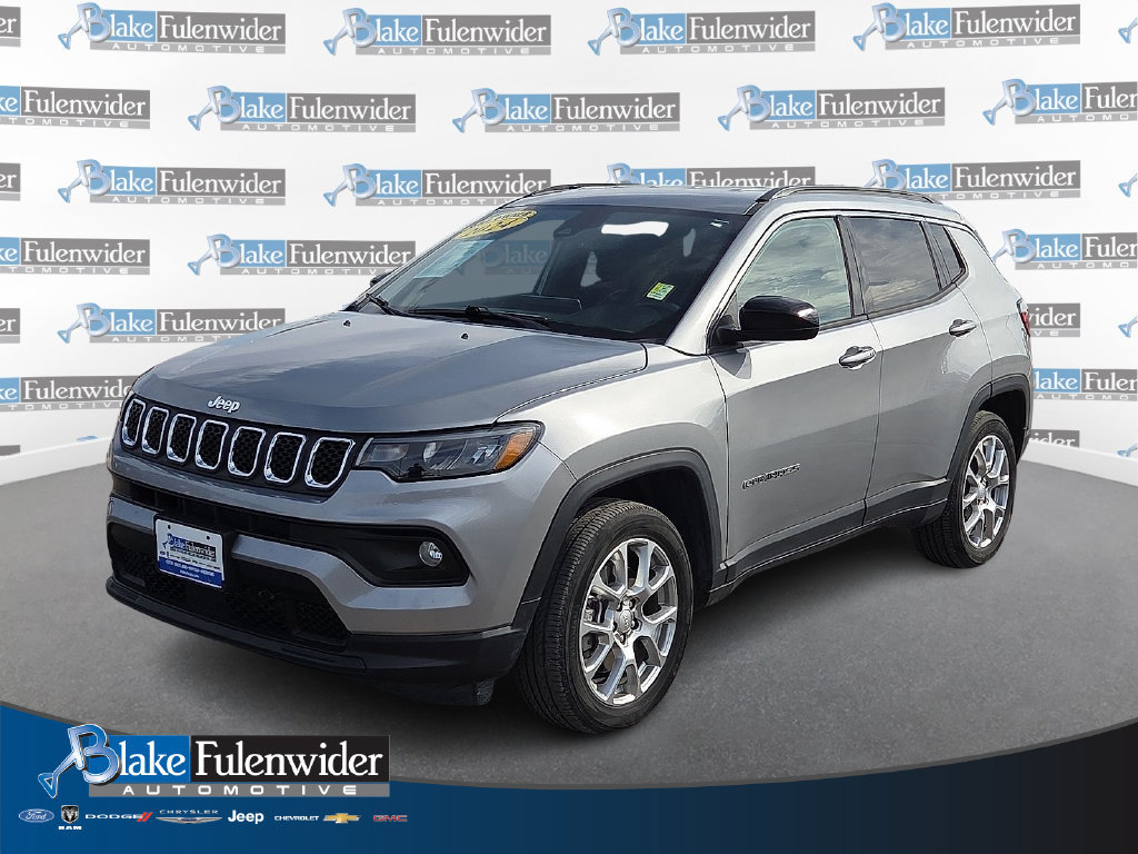 Used 2024 Jeep Compass Latitude AWD/4WD image 1
