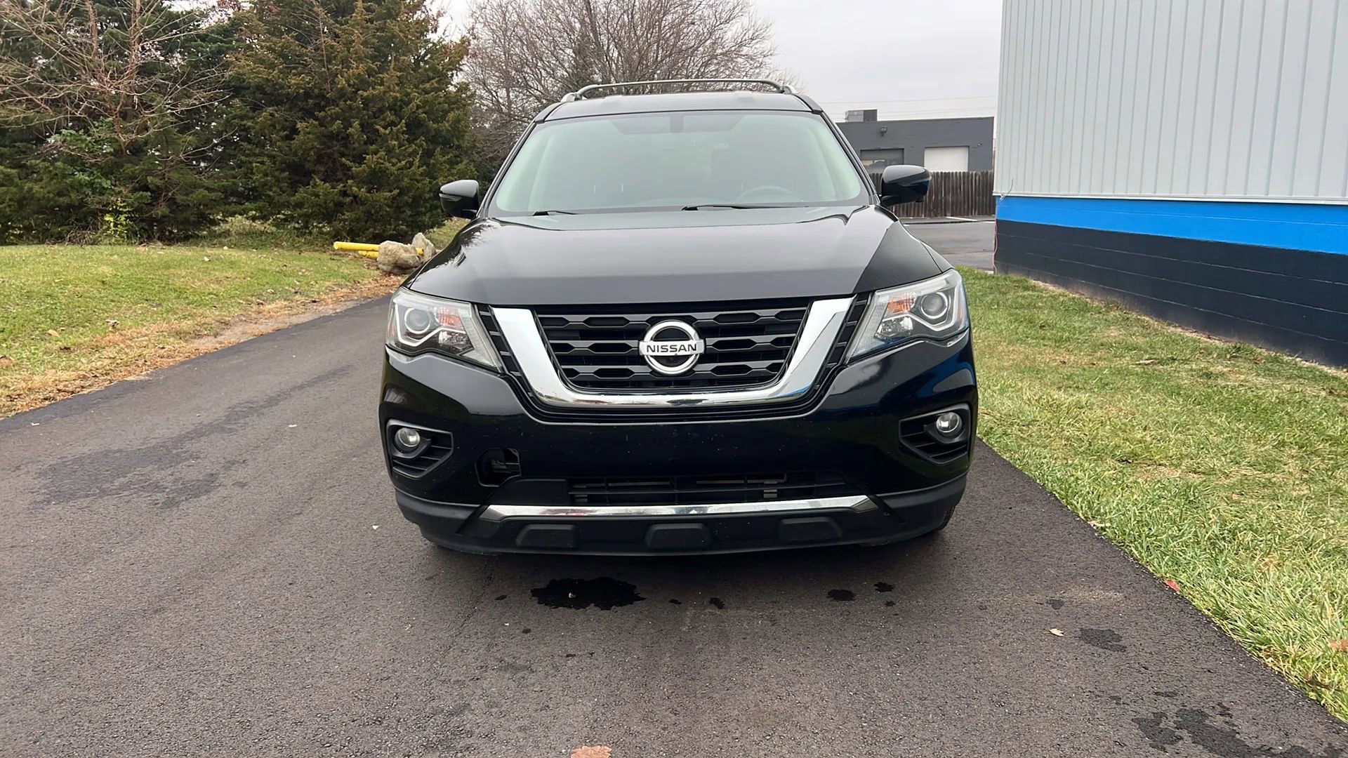 Used 2018 Nissan Pathfinder SL w/ Cargo Package image 2