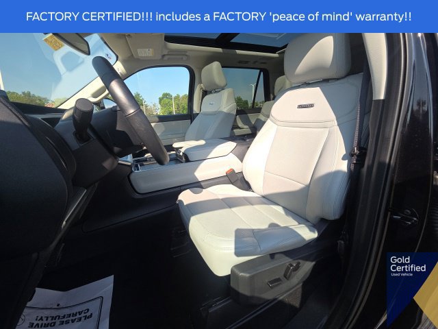 Used 2025 Ford Expedition Platinum w/ Driver's Package AWD/4WD image 33