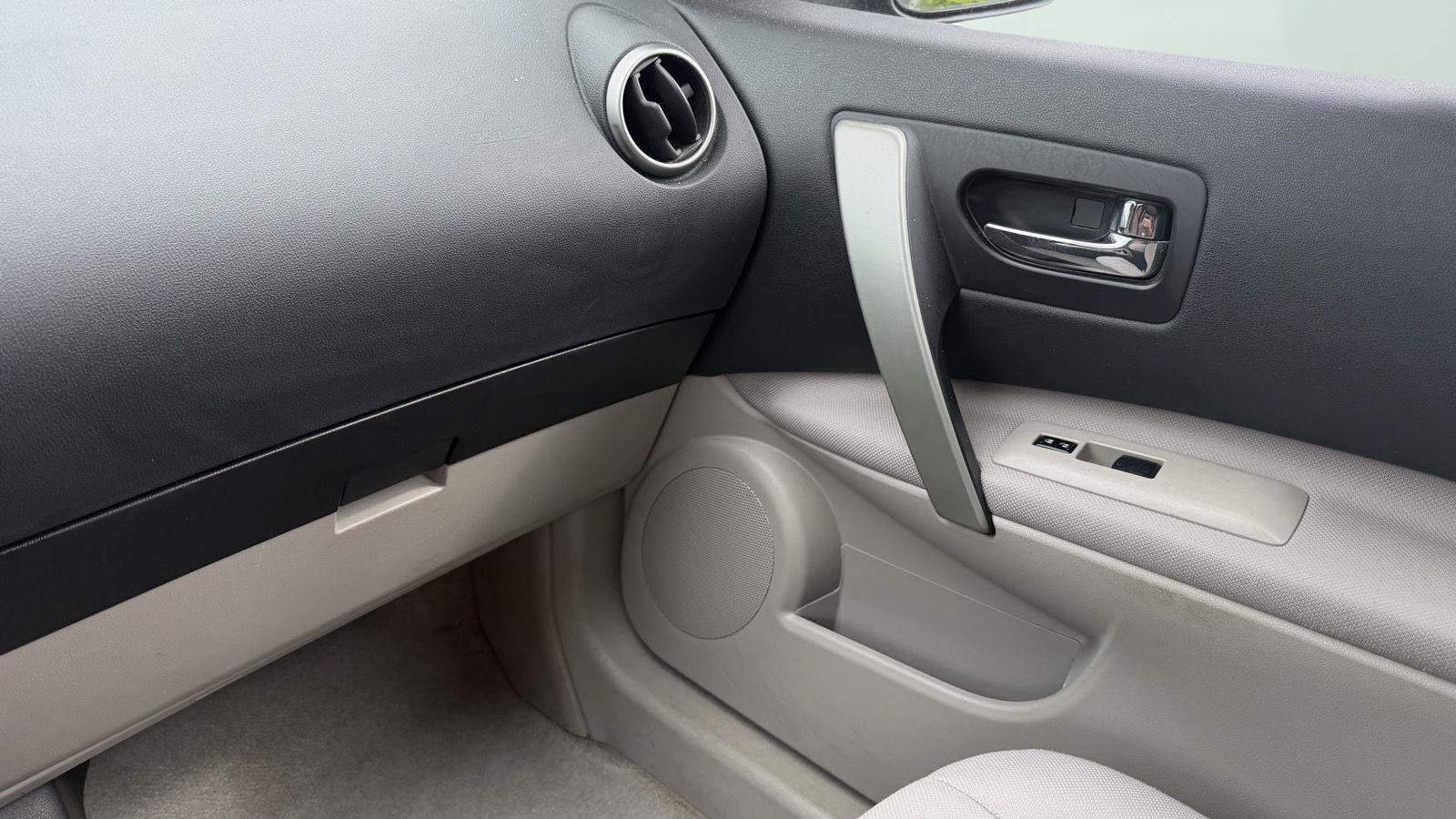 Used 2013 Nissan Rogue S AWD/4WD image 22