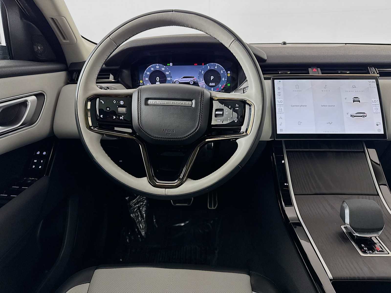 Used 2025 Land Rover Range Rover Velar Dynamic SE image 22