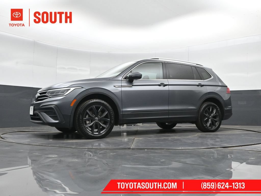 Used 2024 Volkswagen Tiguan SE AWD/4WD image 45