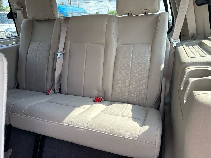 Used 2010 Ford Expedition XLT RWD image 16