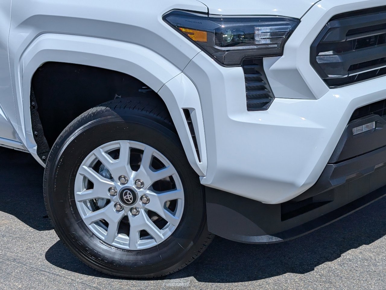 Used 2025 Toyota Tacoma SR5 image 10