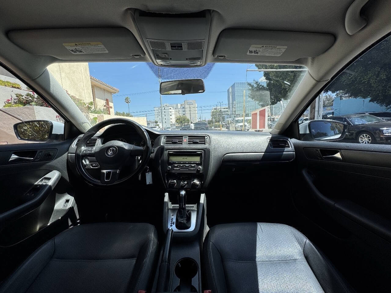 Used 2011 Volkswagen Jetta SE FWD image 24