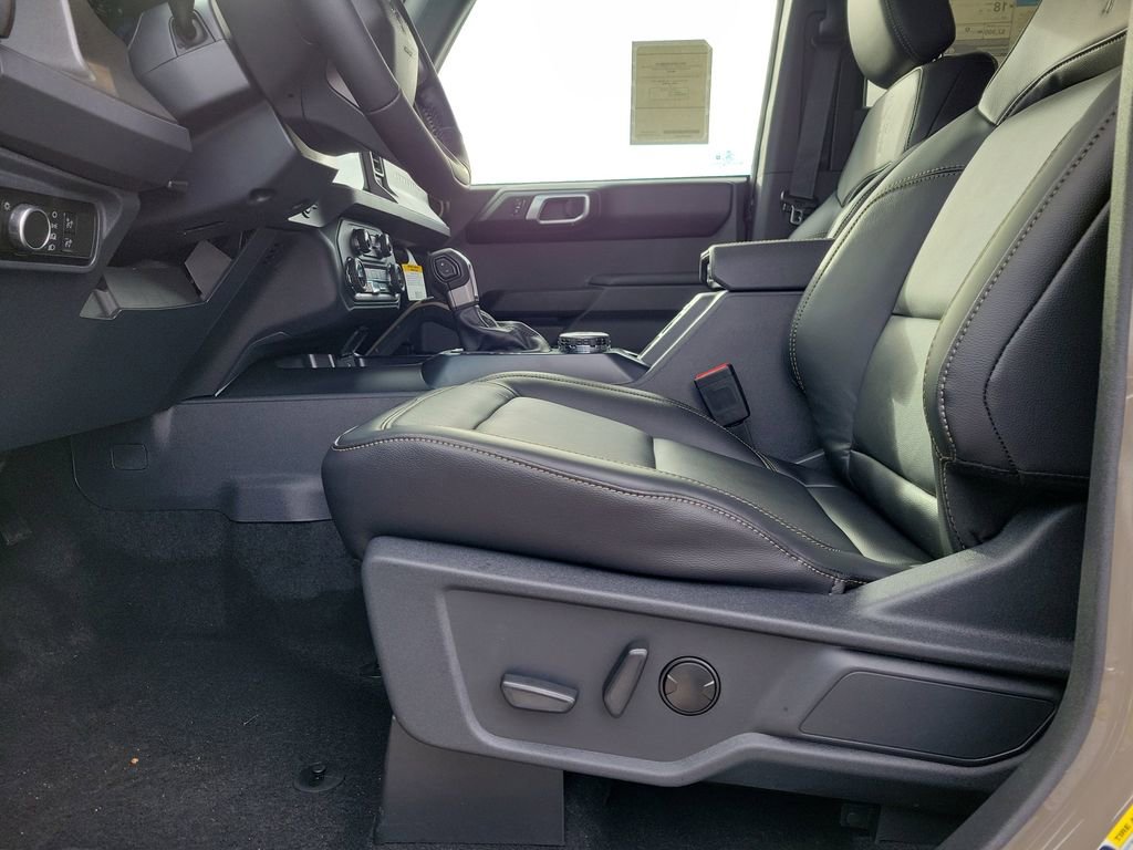New 2025 Ford Bronco Badlands image 17
