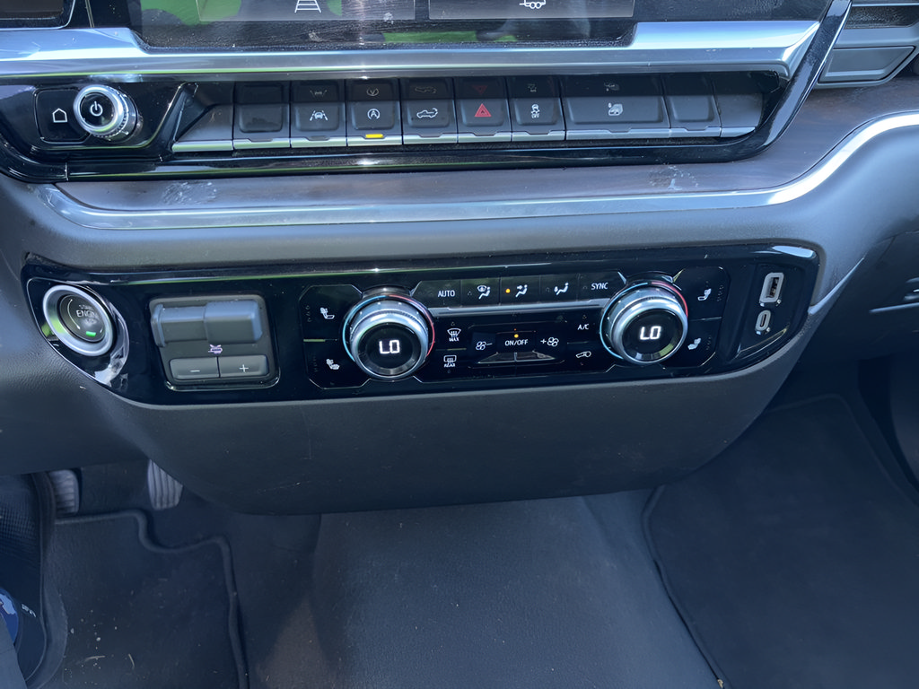 Used 2025 GMC Sierra 1500 SLT AWD/4WD image 26