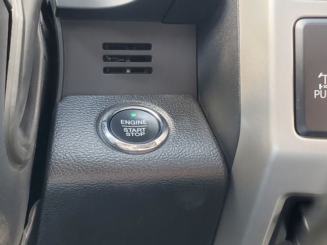 Used 2019 Ford F250 Lariat w/ Lariat Ultimate Package AWD/4WD image 13