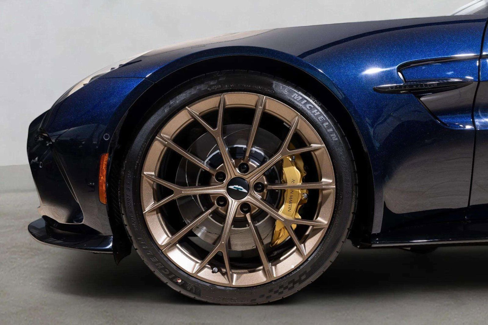 New 2026 Aston Martin V8 Vantage Coupe RWD image 8
