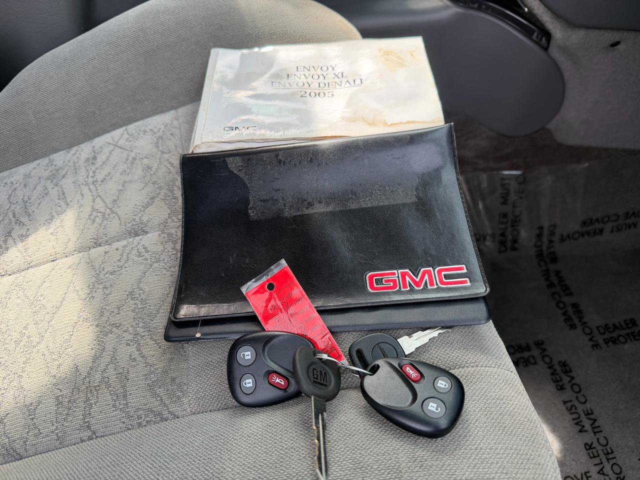 Used 2005 GMC Envoy SLE image 23