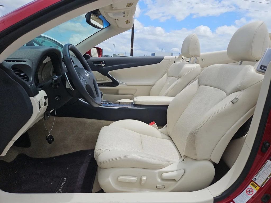 Used 2010 Lexus IS 250C w/ Luxury Pkg RWD image 8