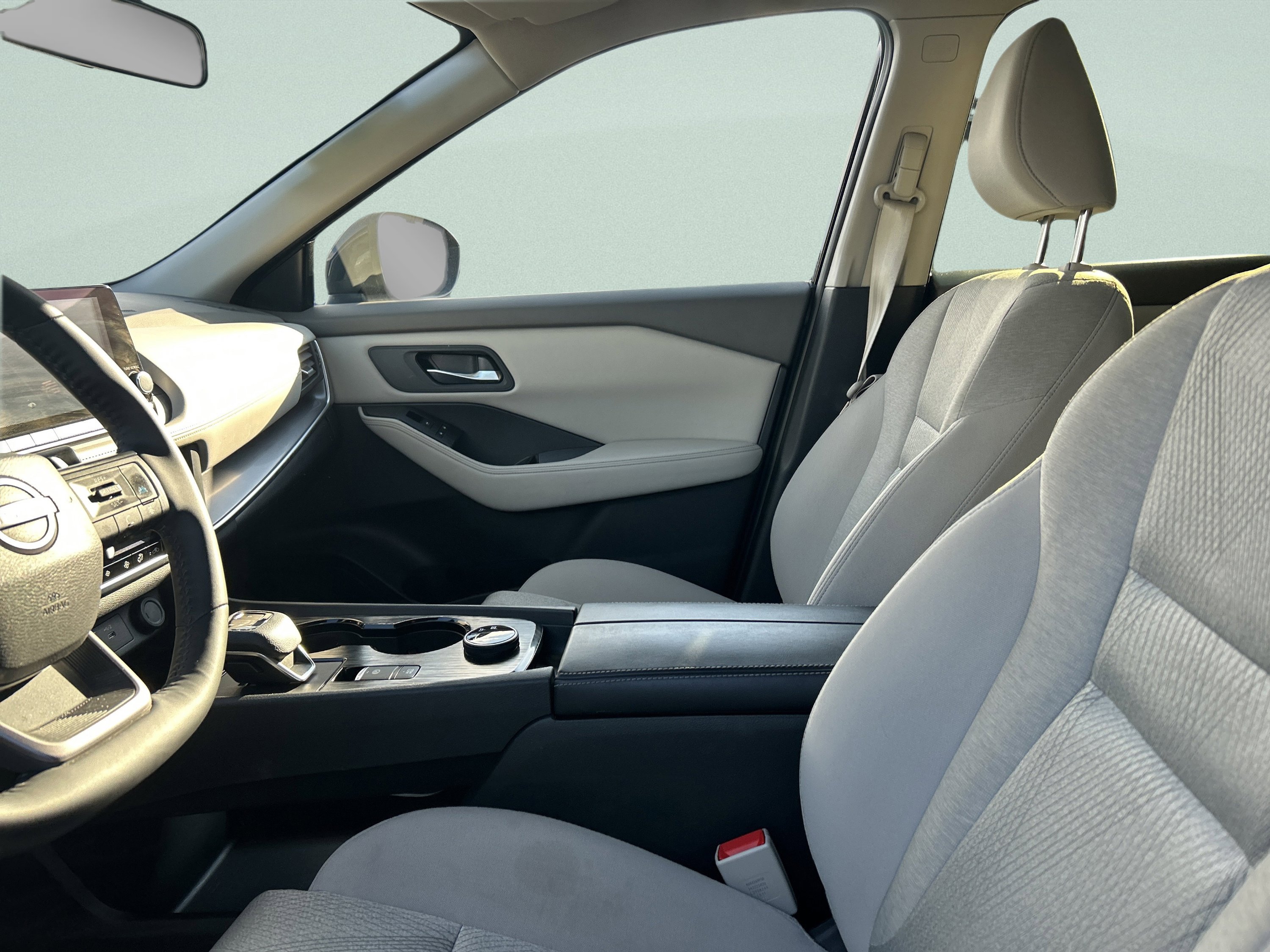Used 2025 Nissan Rogue SV AWD/4WD image 22