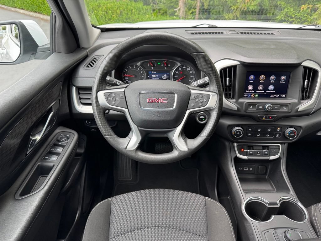 Used 2024 GMC Terrain SLE AWD/4WD image 17
