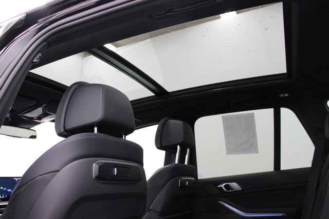 Used 2025 BMW X5 xDrive40i w/ Climate Comfort Package image 41