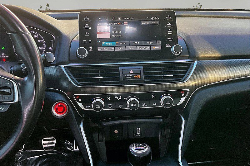 Used 2018 Honda Accord Sport image 9