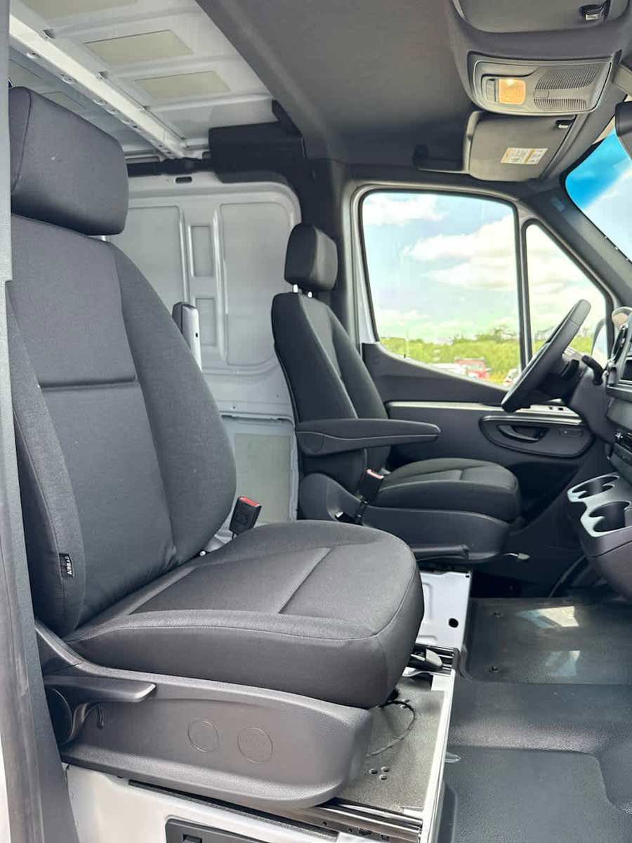 New 2025 Mercedes-Benz Sprinter 2500 image 23