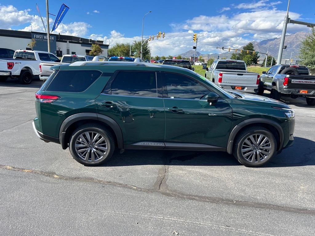 Used 2023 Nissan Pathfinder SL w/ SL Premium Package FWD image 7
