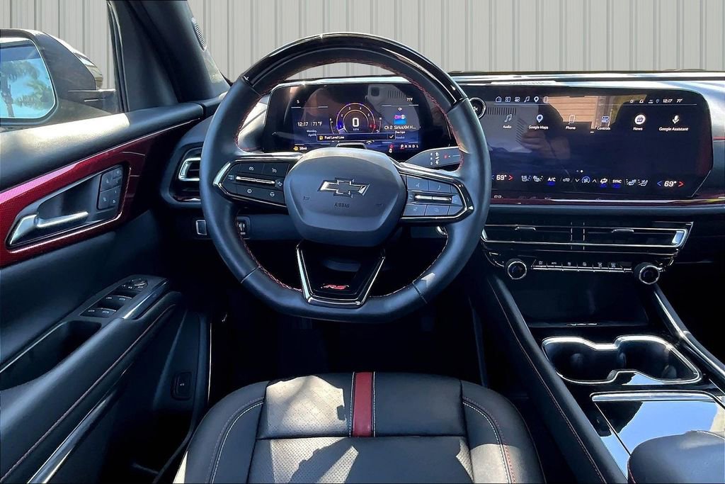 Used 2025 Chevrolet Traverse RS w/ LPO, Floor Liner Package image 2