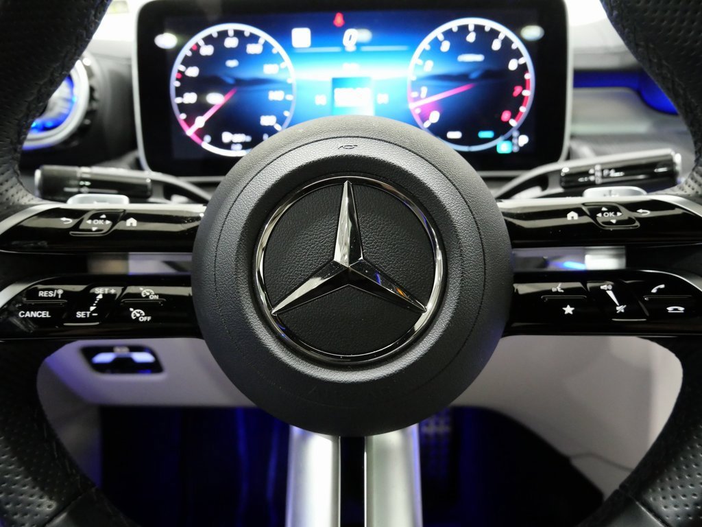 Used 2024 Mercedes-Benz CLE 300 4MATIC Coupe image 17