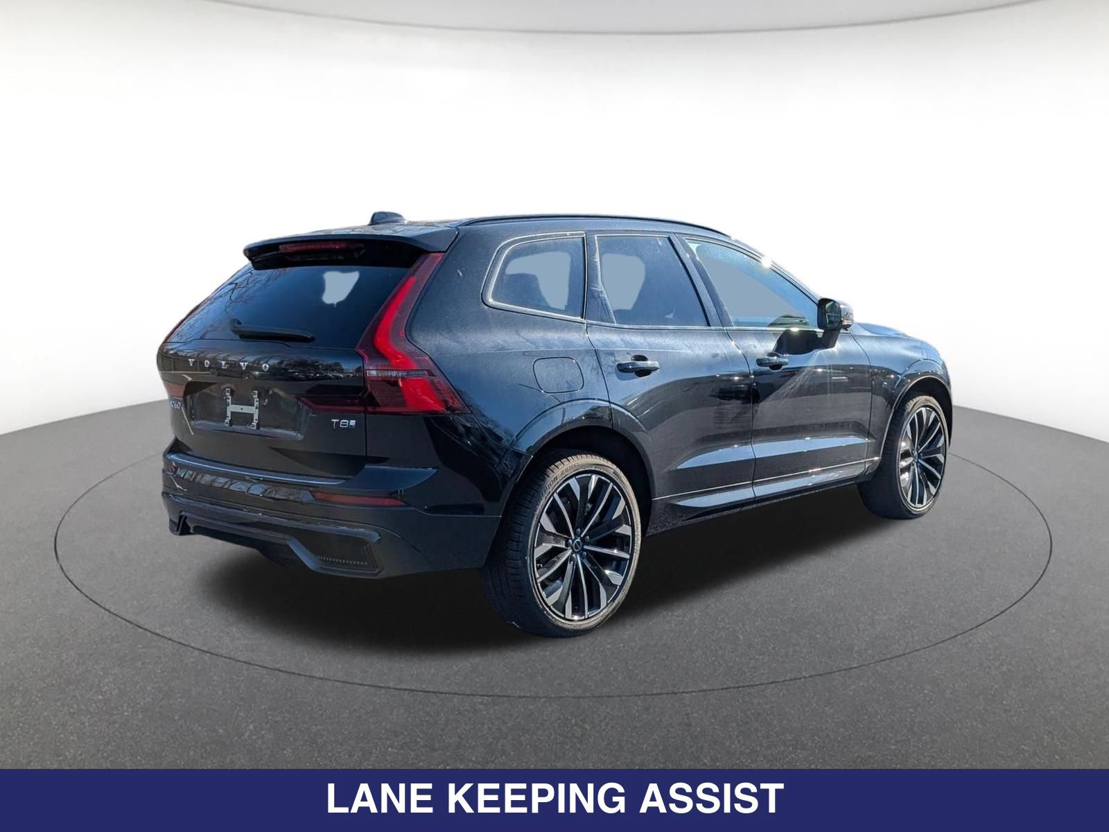New 2026 Volvo XC60 T8 Ultra w/ Protection Package Premier AWD/4WD image 5