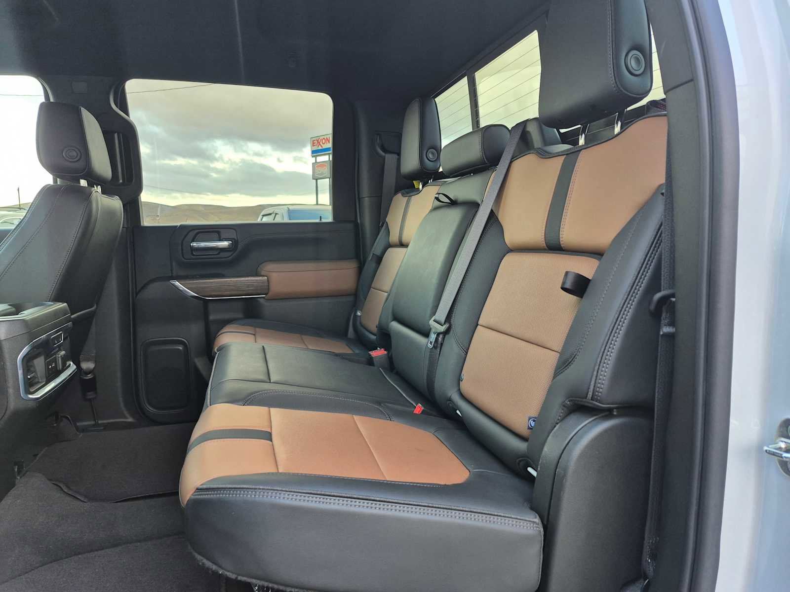 Used 2021 Chevrolet Silverado 2500 High Country w/ Technology Package image 30