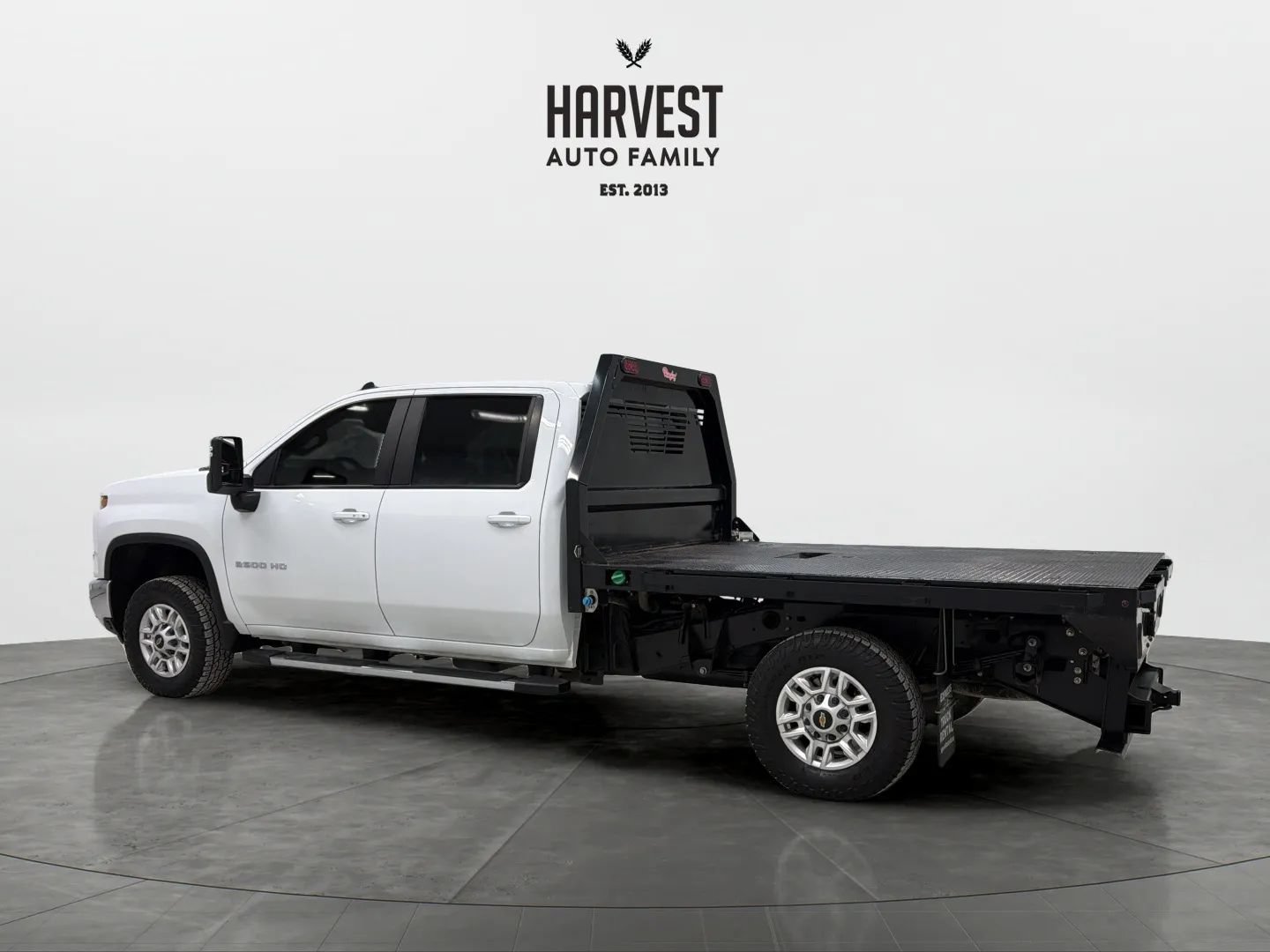 Used 2024 Chevrolet Silverado 2500 LT w/ Convenience Package AWD/4WD image 3