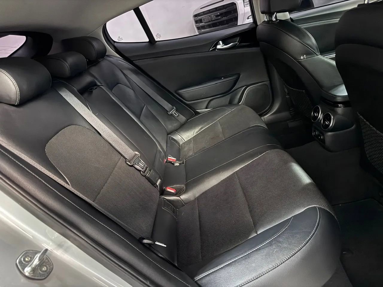 Used 2018 Kia Stinger image 17