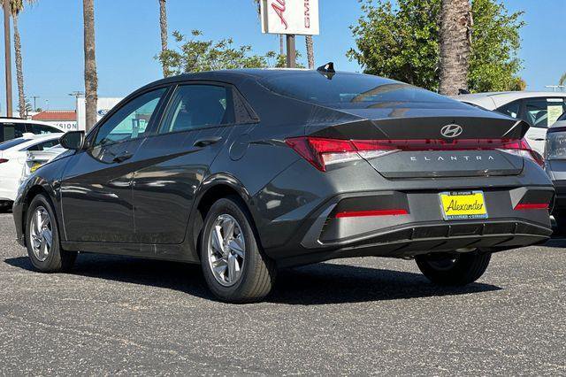 Certified 2026 Hyundai Elantra SE FWD image 6