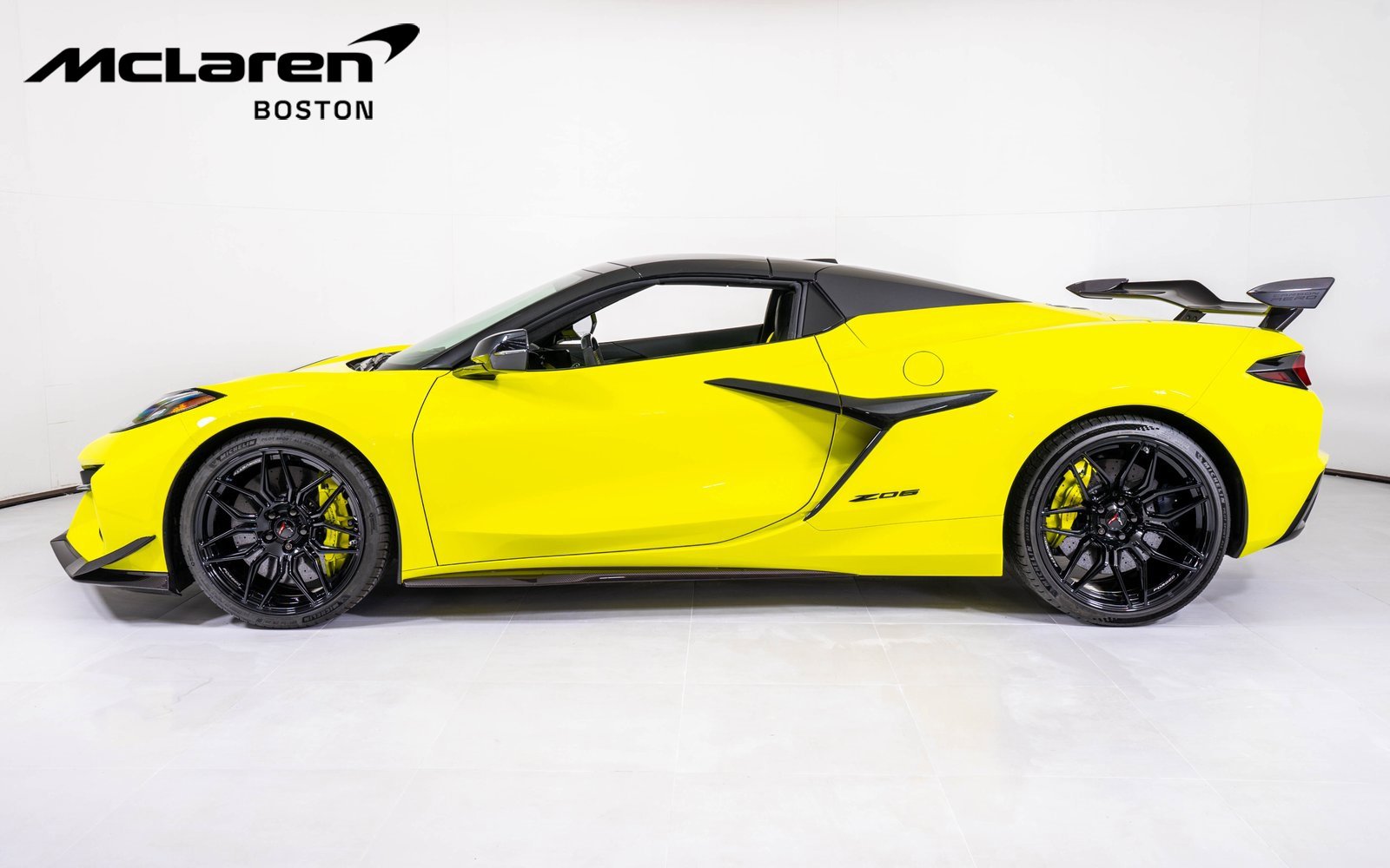 Used 2023 Chevrolet Corvette Z06 w/ Z07 Performance Package image 3
