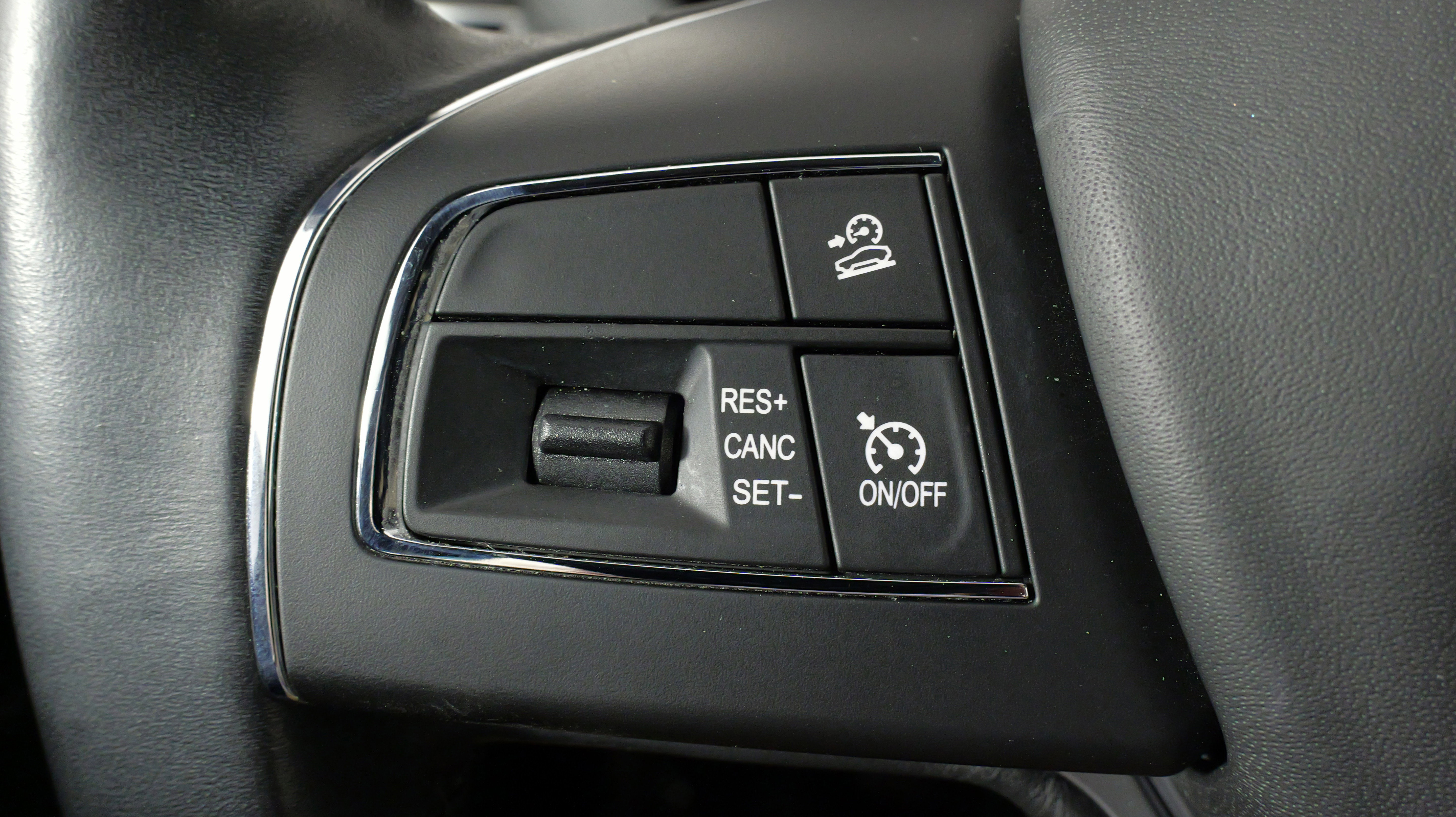 Used 2018 Maserati Levante image 43