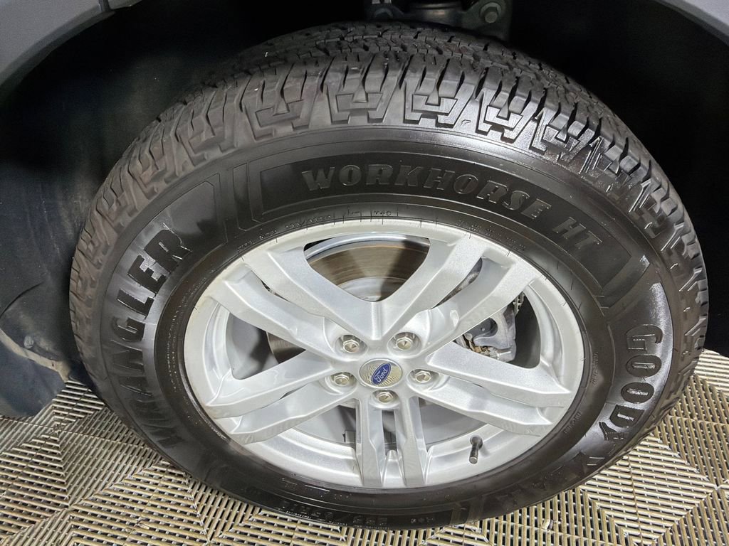 Used 2023 Ford Explorer XLT RWD image 20